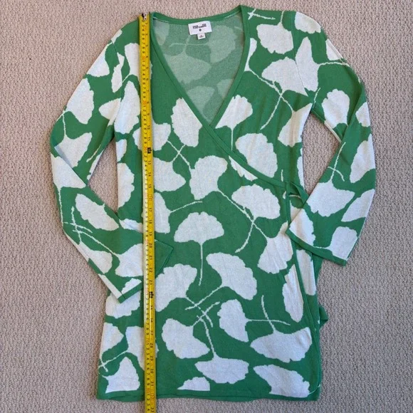 Diane von Furstenberg Target Green Ginkgo Leaf Wrap Sweater Tunic Sz Medium DVF - Picture 8 of 16